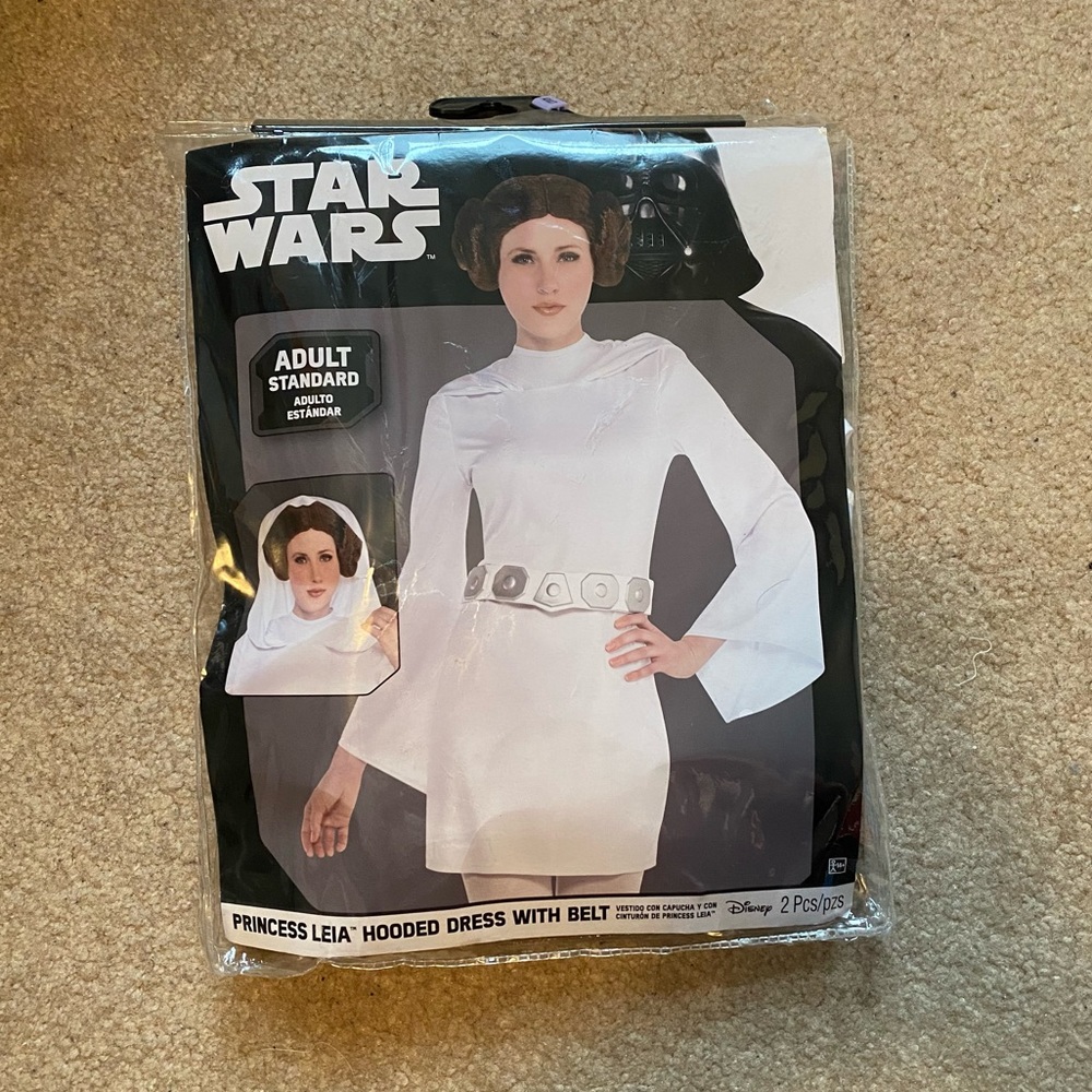 Princess Leia costume w/ wig